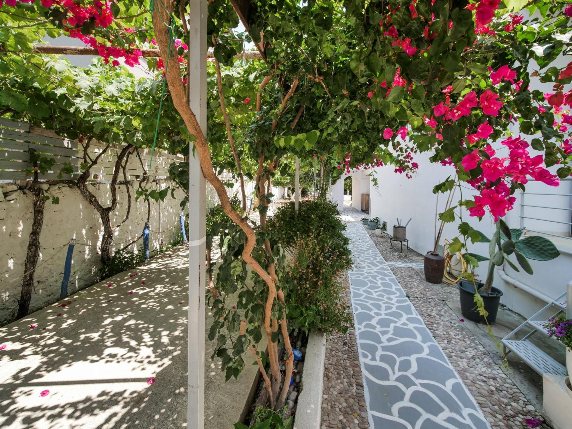 Orchard Retreat Aparthotel Himare Exteriör bild
